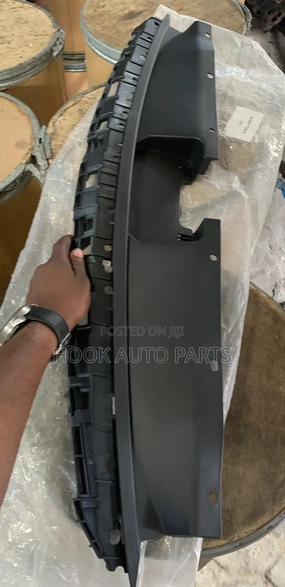Hyundai Elantra 2019-2020 Radiator Panel Covers · Photo 1