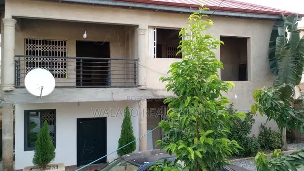 5bdrm House in Kwabenya for sale · Photo 1
