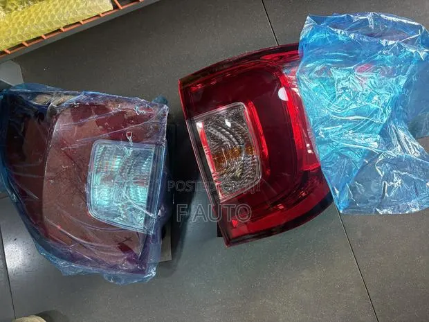 Honda Pilot 2019,2020,2021,2022 Taillight Pair · Photo 1