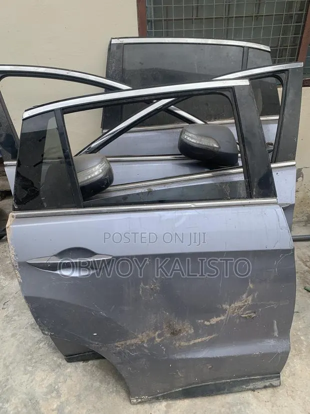 Car Doors and Handles · Photo 2