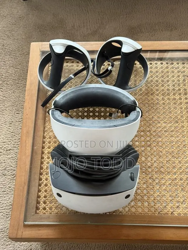 PSVR2 Virtual Reality Headset · Photo 1