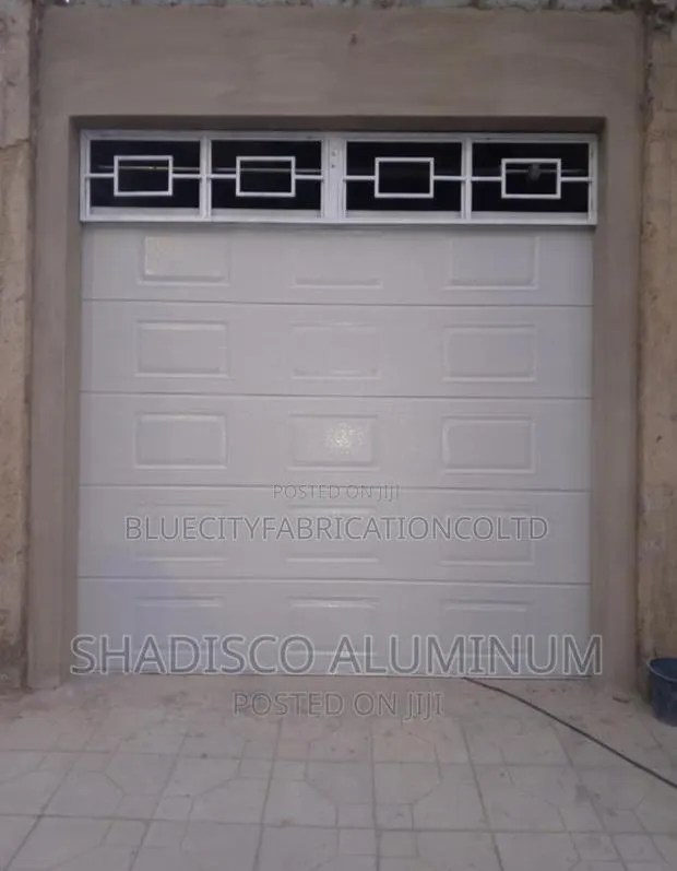 Garage Door · Photo 1