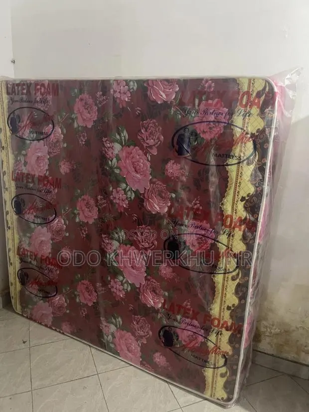 10inches Queen Size Mattress [Latex Foam] · Photo 1