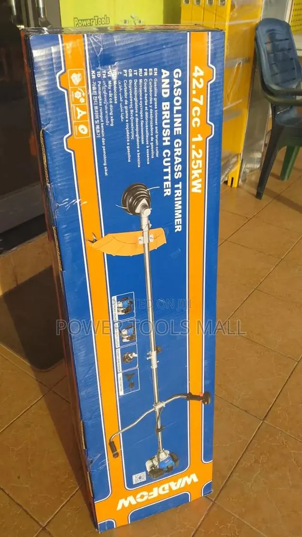 Gasoline Grass Trimmer And Brush Trimmer · Photo 1
