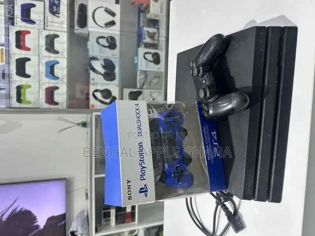 Preowned Ps4 Pro · Photo 1