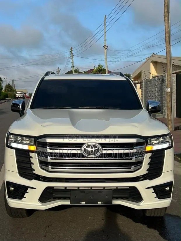 Toyota Land Cruiser 3.5 Petrol 4WD 2022 White · Photo 1