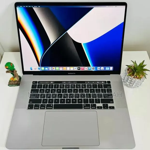 Laptop Apple MacBook Pro 2019 32GB Intel Core i9 SSD 2T · Photo 1