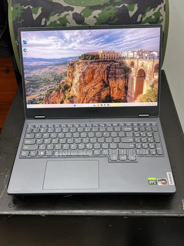 Laptop Lenovo Legion 7 16GB AMD Ryzen 7 SSD 512GB · Photo 1