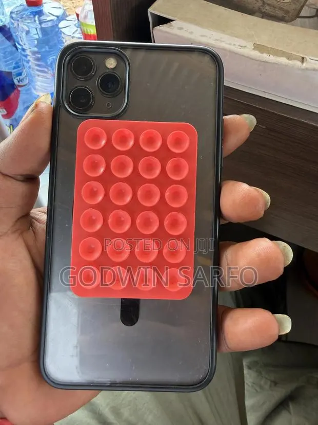 Apple iPhone 11 Pro Max 256 GB Silver · Photo 1