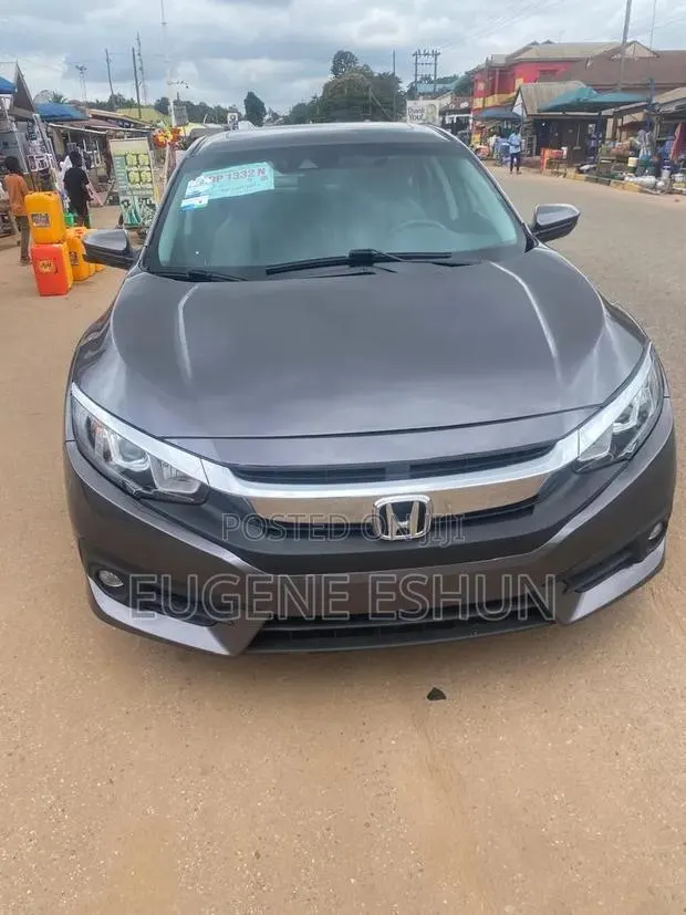 Honda Civic 2019 Gray · Photo 1