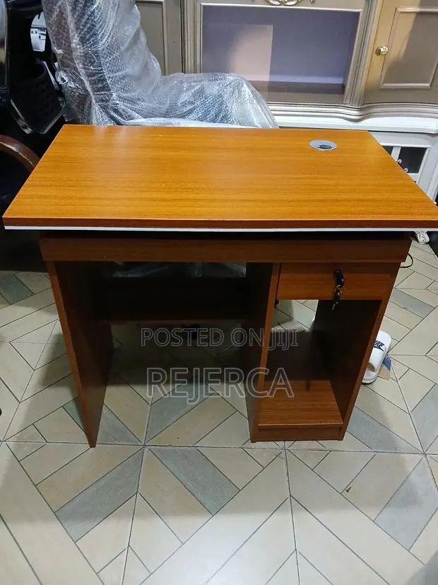 Quality Brand New Table · Photo 1