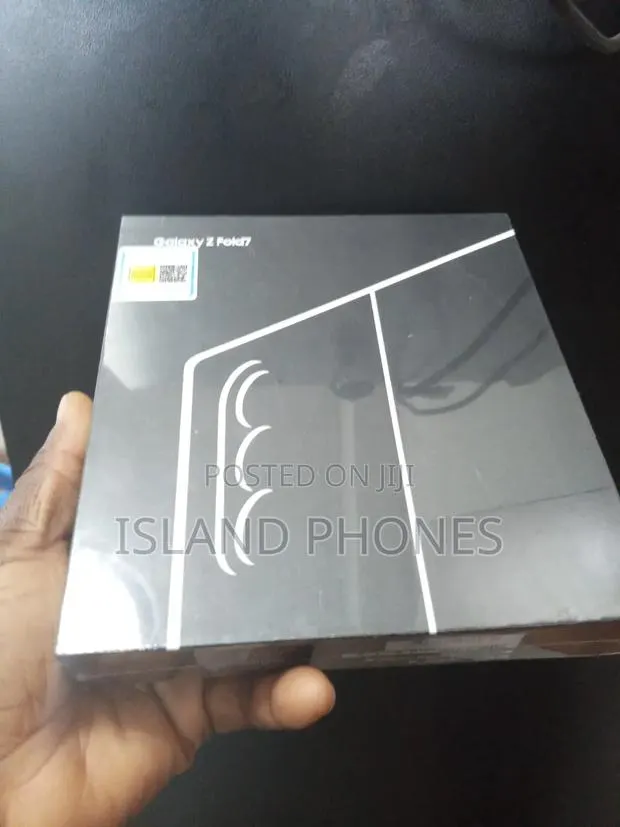 New Samsung Galaxy Z Fold7 256 GB Black · Photo 1