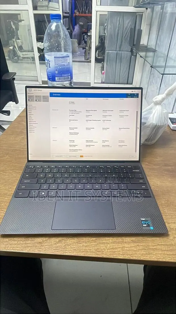 Laptop Dell XPS 13 16GB Intel Core i7 SSHD (Hybrid) 512GB · Photo 1