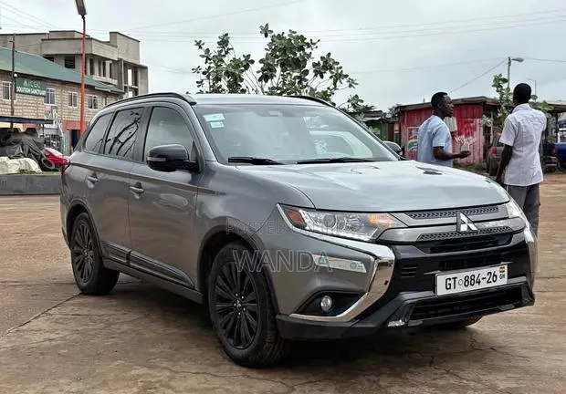 Mitsubishi Outlander for Rent · Photo 1