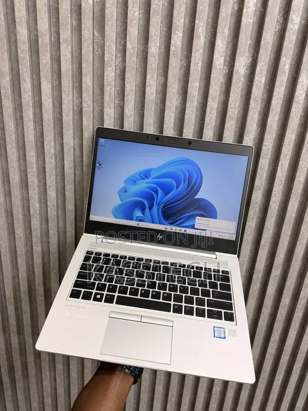 Laptop HP EliteBook 830 G6 8GB Intel Core i7 SSD 256GB · Photo 1