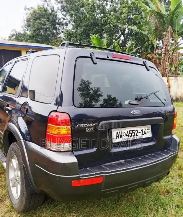 Ford Escape XLS 4x4 2004 Black · Photo 1
