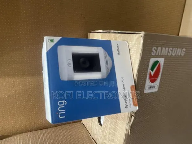 Customizable Motion Detection Ring - Spotlight Cam Plus · Photo 1