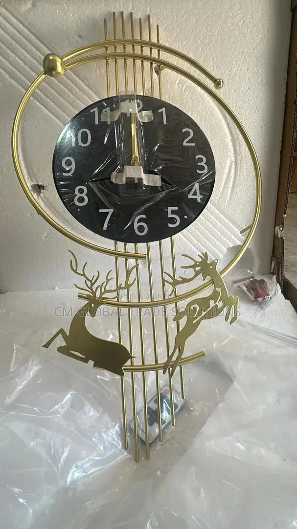 Decorative Table Clock · Photo 1