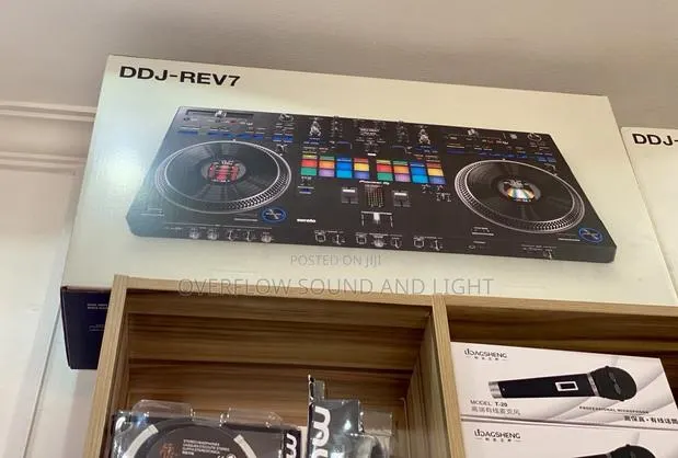 DDJ - Rev7 - Scratch - Style-2- Channel Professional Dj Controller · Photo 1