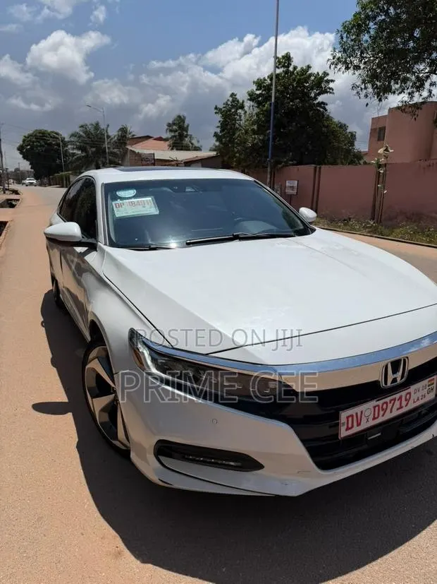 Honda Accord 2019 White · Photo 1