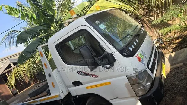 Mitsubishi Fuso · Photo 1