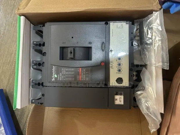 Schneider McCb 400a Breaker 4 Pole · Photo 1