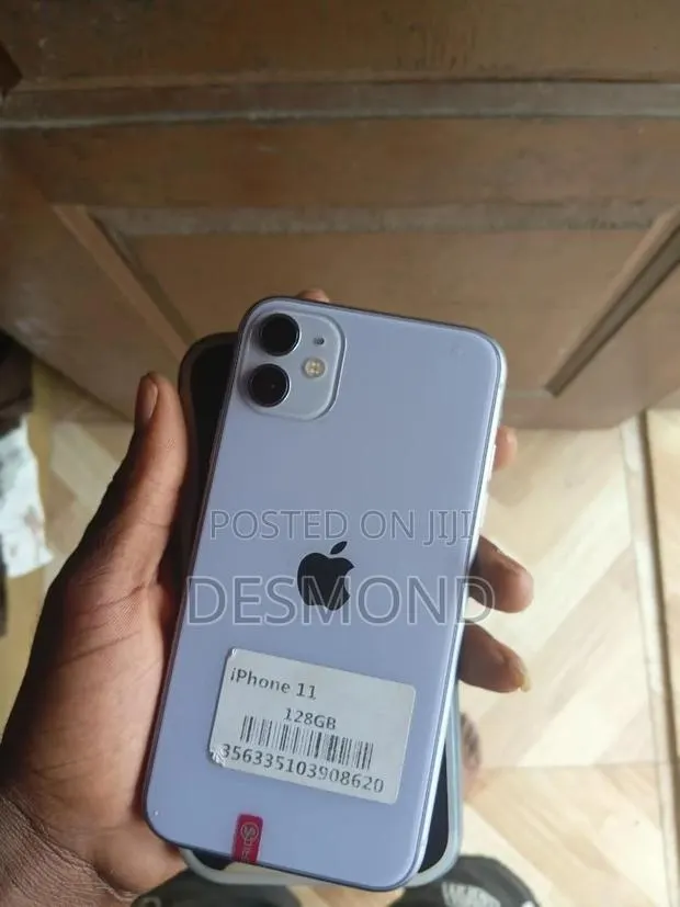 New Apple iPhone 11 128 GB Gray · Photo 1
