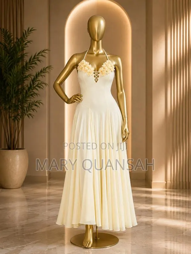 Yellow Dress · Photo 1