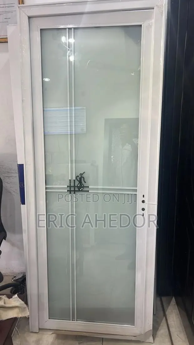 For Bathroom and Toilet Glass Door With Accessories · Photo 1