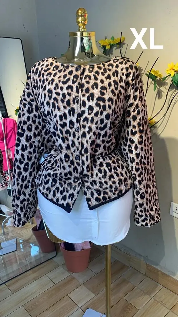 Ladies Tops · Photo 1