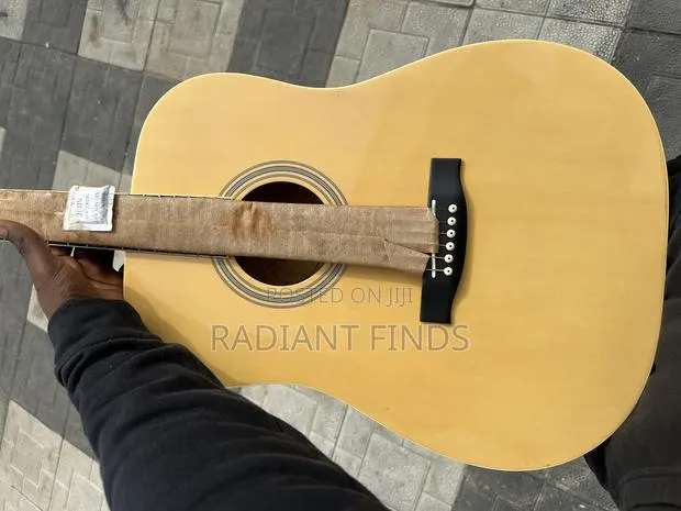 Kona Acoustic Guitar · Photo 1