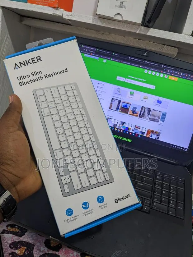 Anker Ultra Slim Bluetooth Keyboard (A7726) · Photo 1