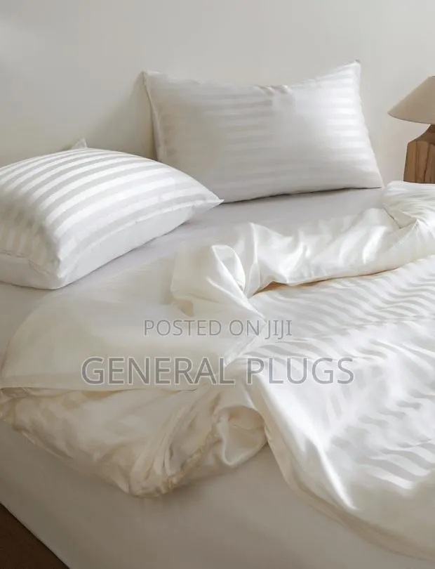 Pure Cotton Luxury Duvet Cover Only for Hotels and Guest Houses · Photo 1