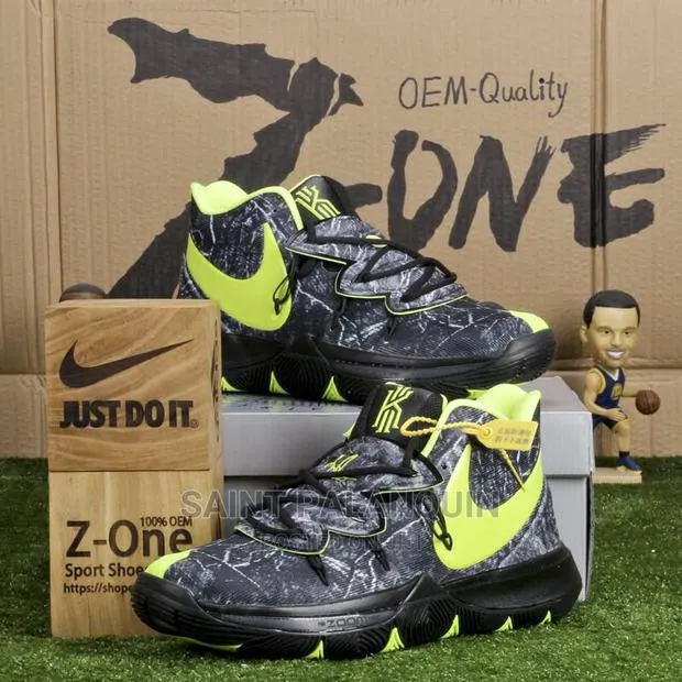 Nike Kyries · Photo 1