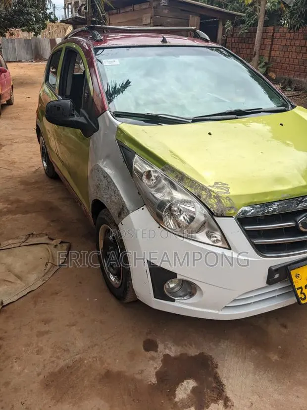 Chevrolet Spark 2011 Green · Photo 1