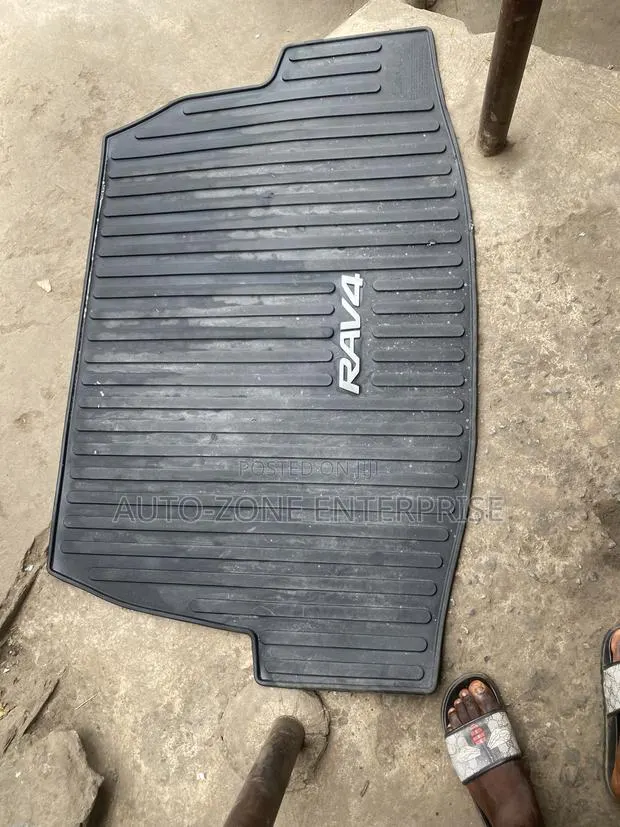 Toyota RAV4 2019 2020 2021 2022 2023 2024 2025 Boot Carpet /Cargo Mat · Photo 1