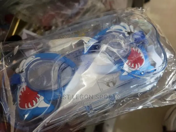Junior Swim Goggles for Kids Pool Eye Wear · Photo 1