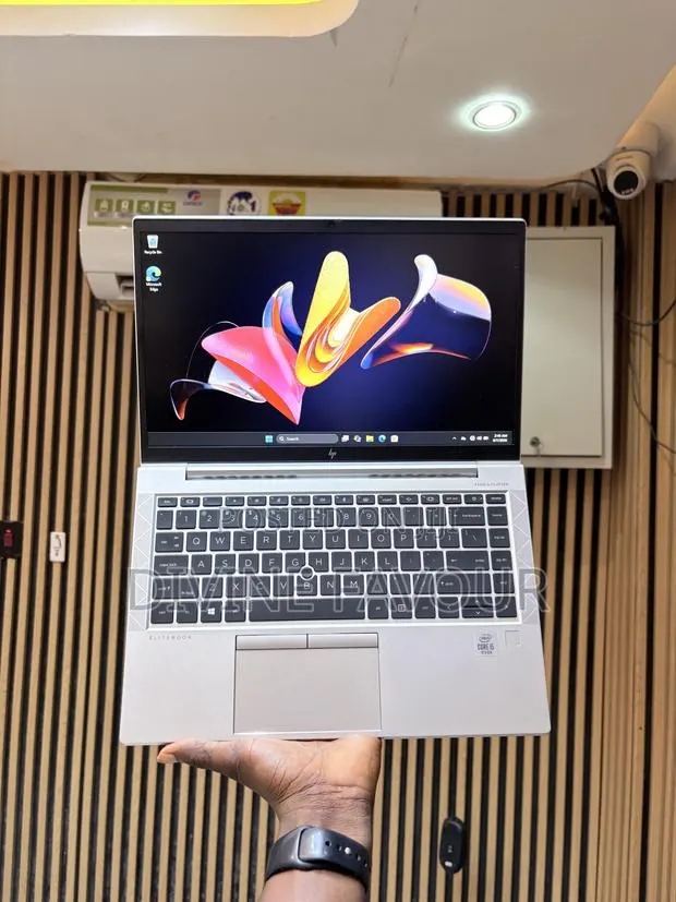 Laptop HP EliteBook 840 G7 16GB Intel Core i5 SSD 256GB · Photo 1