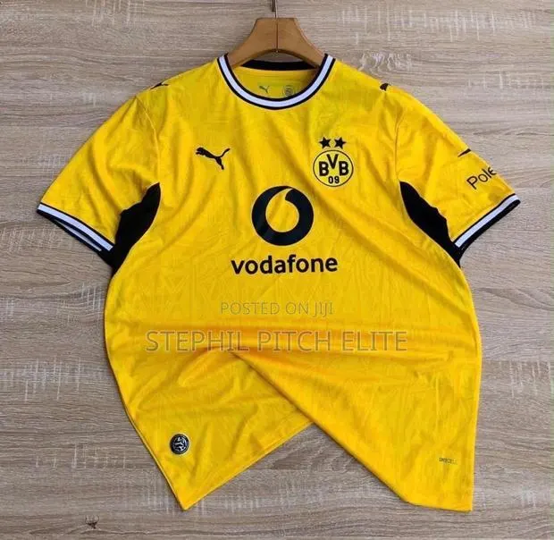 Borusia Dortmund Home Jersey · Photo 1