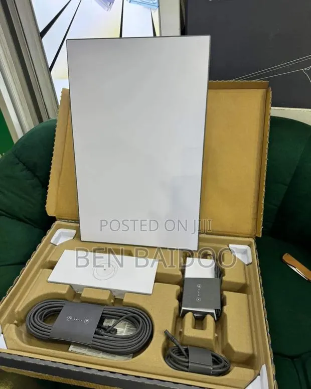 Starlink Gen 3 V3 Router Device (Standard Kit) · Photo 1