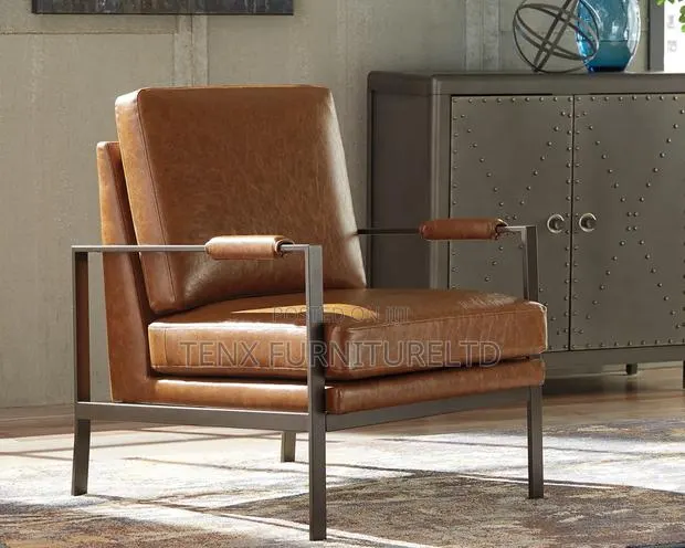 Peacemaker Accent Chair · Photo 1