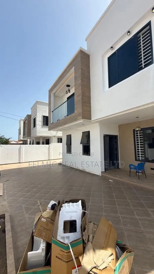 3bdrm Duplex in Felmic Real Estate, Baatsona Total for sale · Photo 1