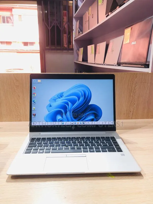 Laptop HP EliteBook 745 G5 16GB AMD Ryzen 5 SSD 256GB · Photo 1