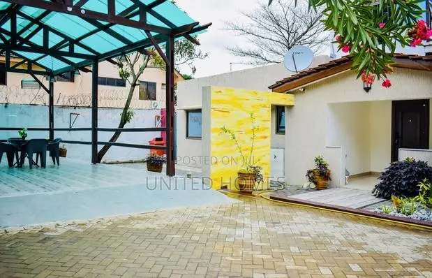 Furnished 2bdrm House in Labone for sale · Photo 1