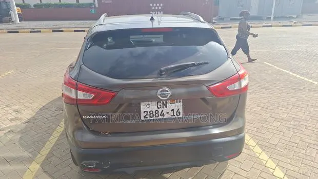 Nissan Qashqai 2016 Gray · Photo 1