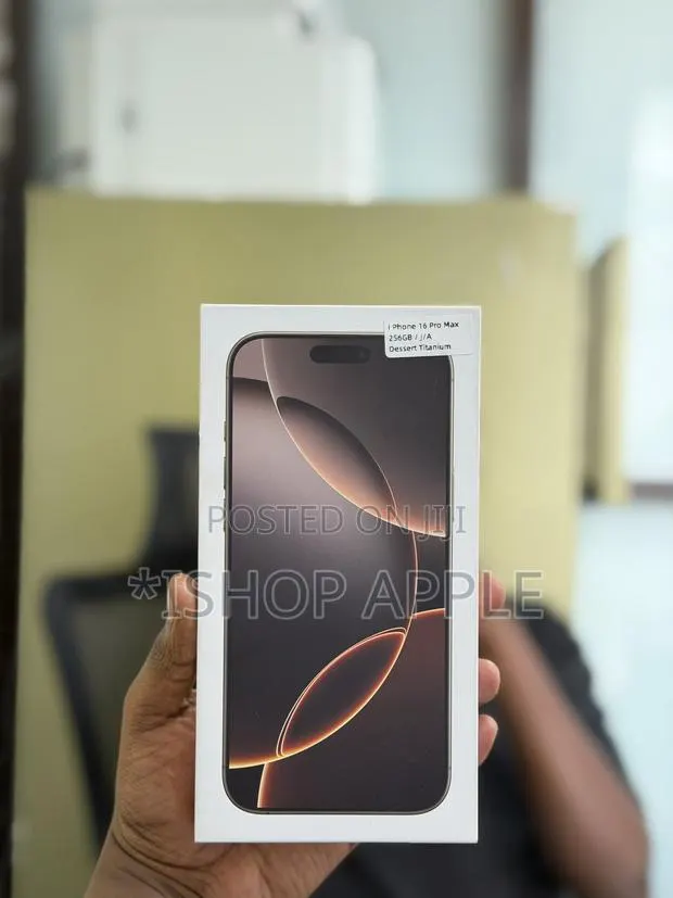Apple iPhone 16 Pro Max 256 GB Gold · Photo 1
