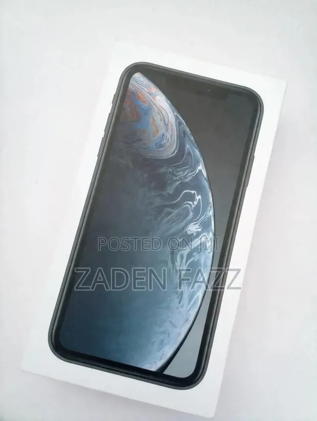 New Apple iPhone XR 128 GB Black · Photo 1