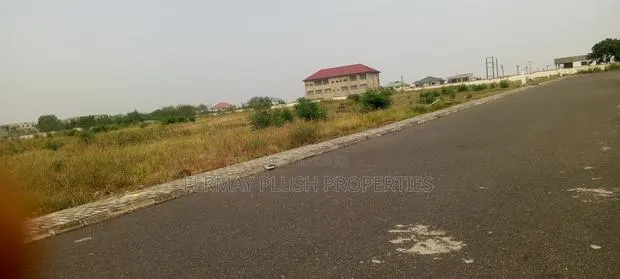 Land for Sale in a Serene Environment · Photo 1