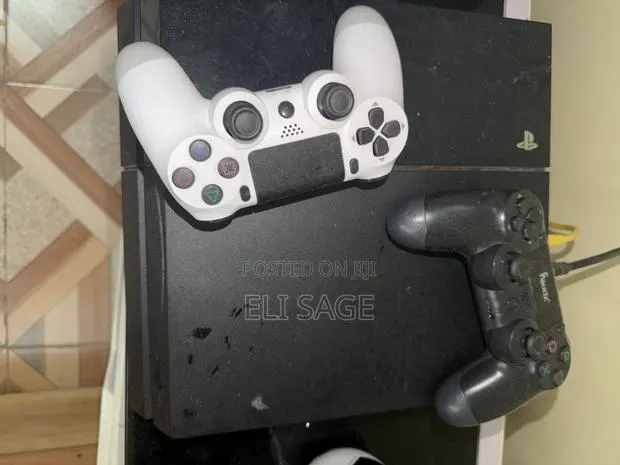 PS4 Console · Photo 1