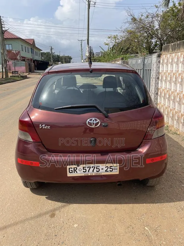 Toyota Vitz 2010 · Photo 1